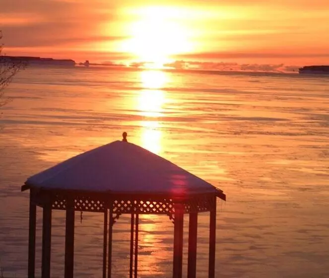 Sea Parrot Ocean View Resort