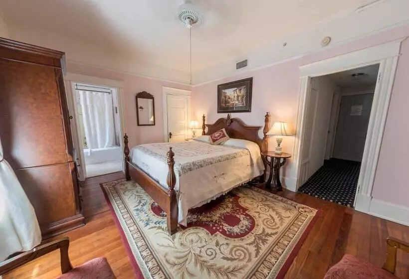 تختخواب و صبحانه Southern Wind Inn