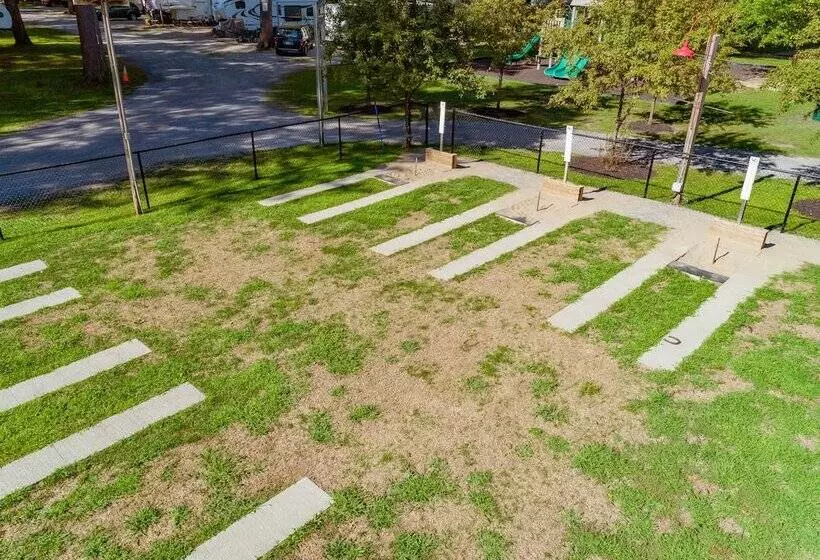 Sun Retreats Adirondack Gateway