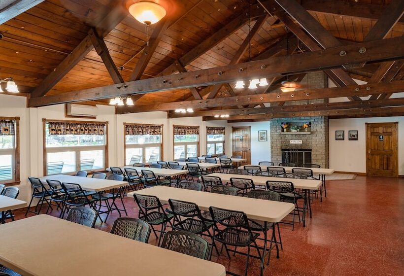 Sun Retreats Adirondack Gateway