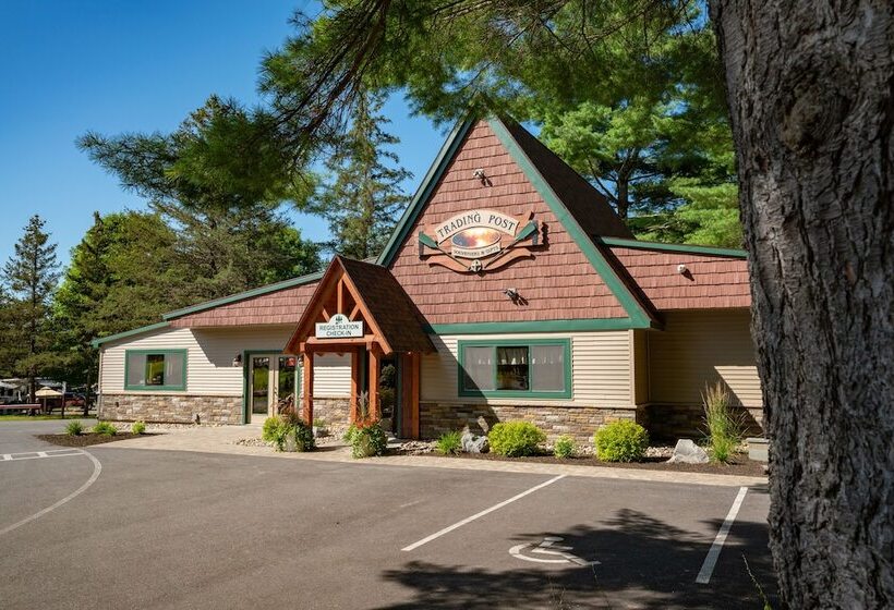 Sun Retreats Adirondack Gateway