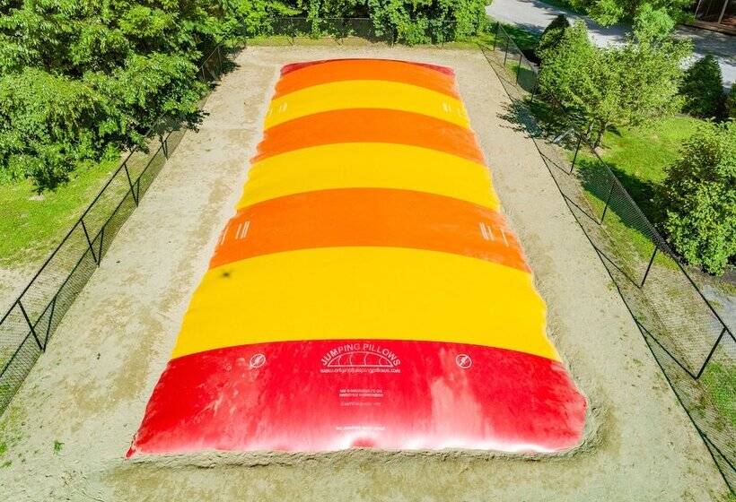 Sun Retreats Adirondack Gateway