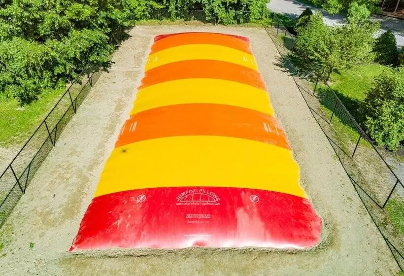 Sun Retreats Adirondack Gateway