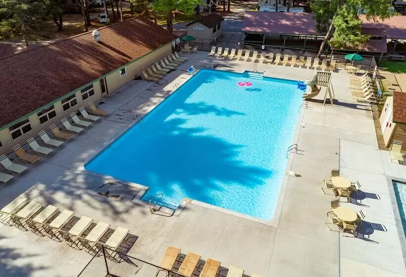 Sun Retreats Adirondack Gateway