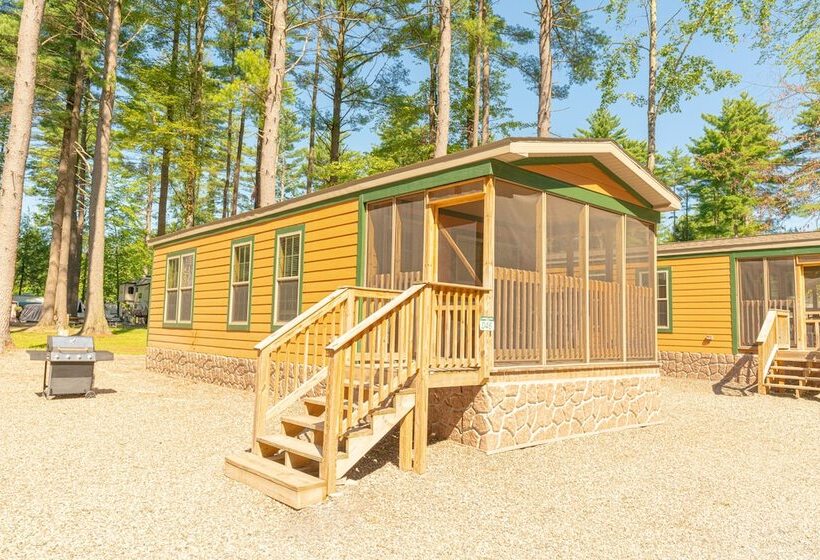 Sun Retreats Adirondack Gateway