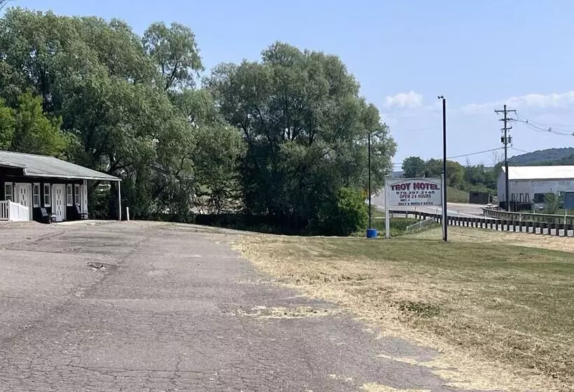 Troy Motel