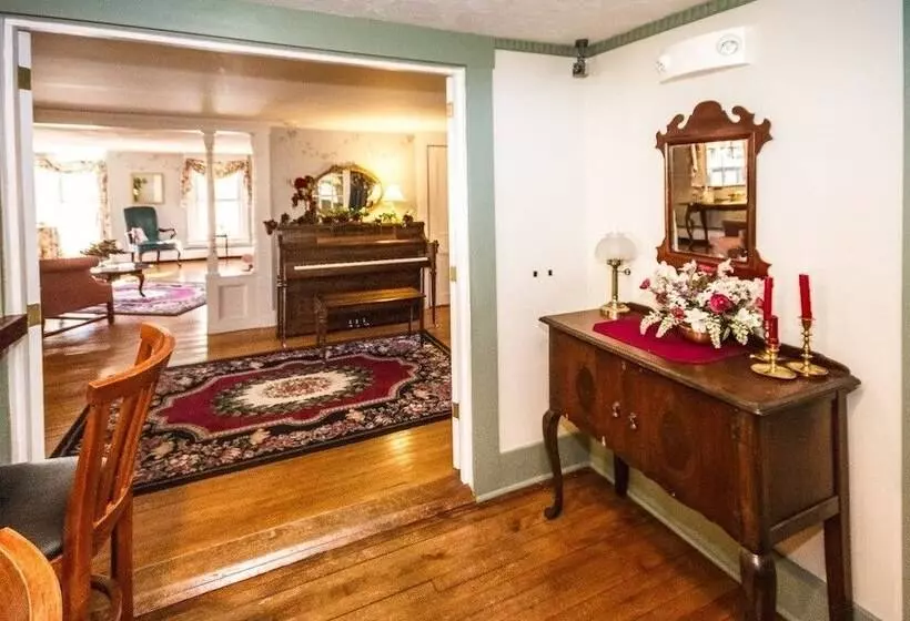 Aamiaismajoitus (B&B) Rosewood Country Inn