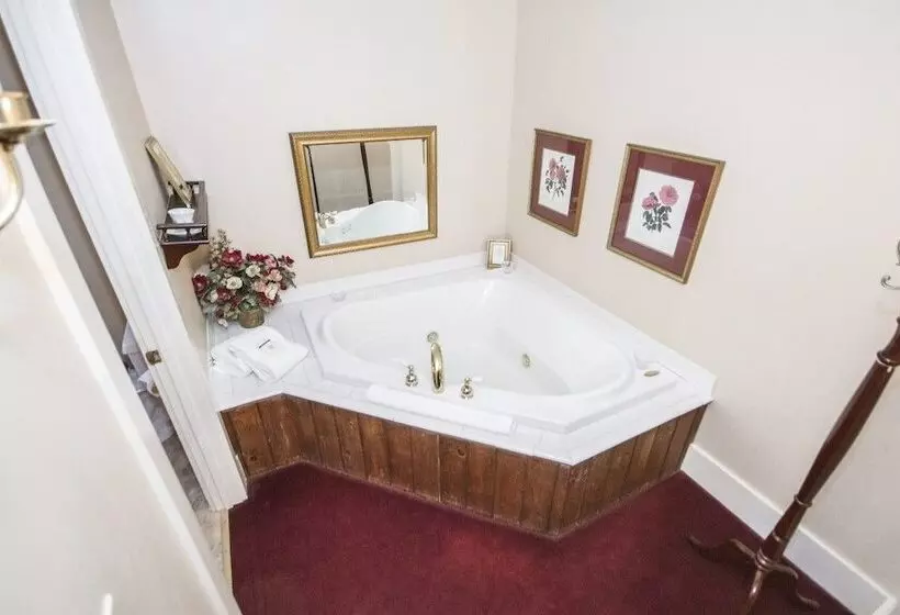 Aamiaismajoitus (B&B) Rosewood Country Inn