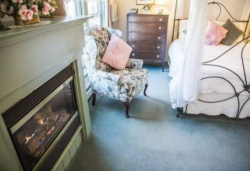 Aamiaismajoitus (B&B) Rosewood Country Inn