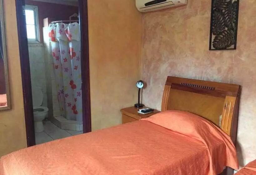 Canal Inn B&b Panama