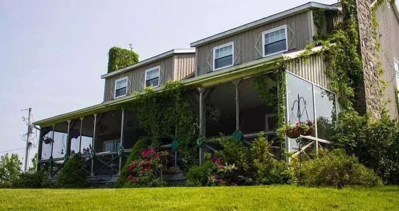 Chanterelle Inn & Cottages