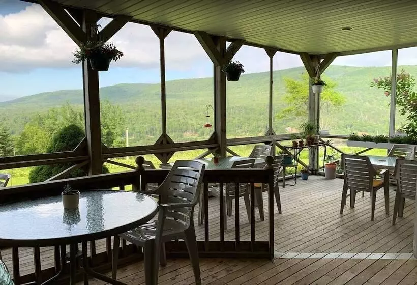 Chanterelle Inn & Cottages