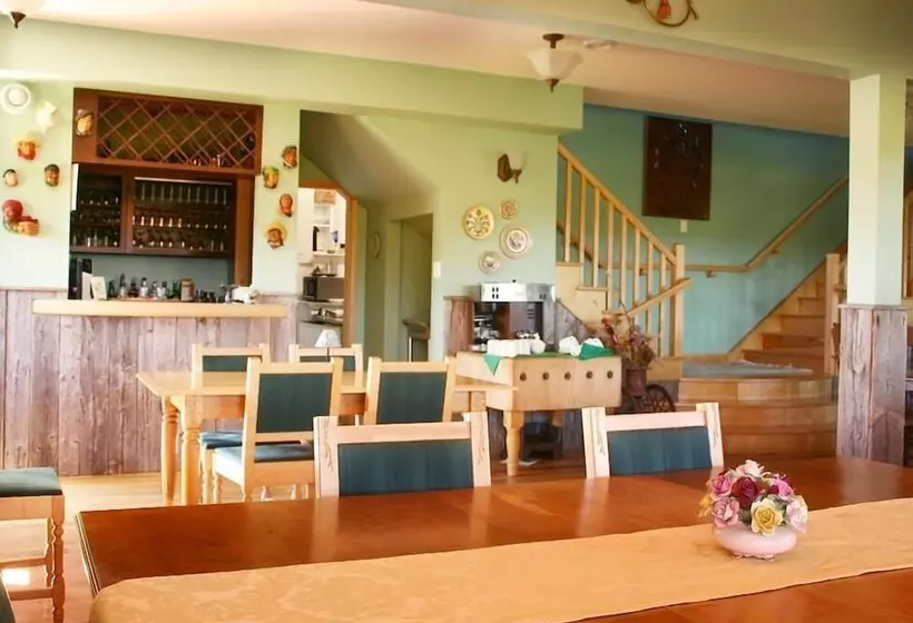 Chanterelle Inn & Cottages