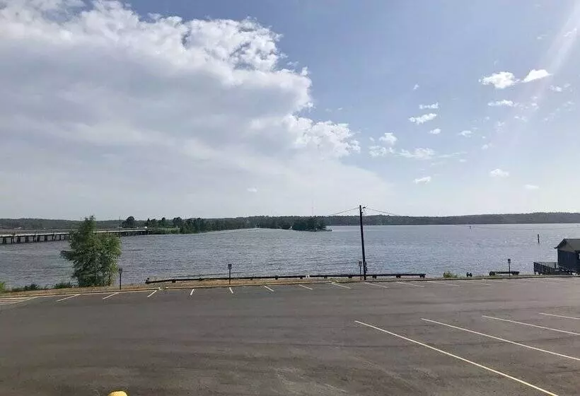 D Arbonne Lake Motel