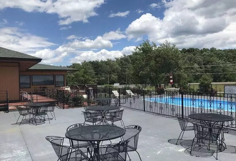 D Arbonne Lake Motel