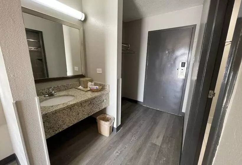 D Arbonne Lake Motel