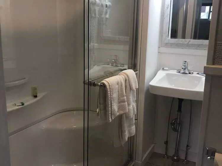 Gallagher S Travels Bar Harbor Motel & Cabins