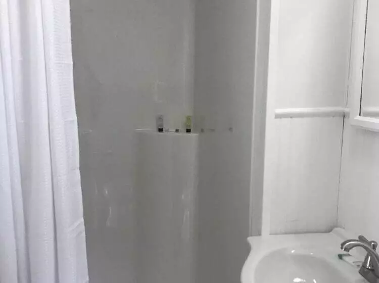 Gallagher S Travels Bar Harbor Motel & Cabins