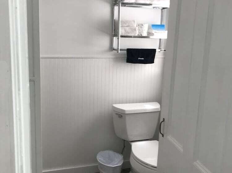 Gallagher S Travels Bar Harbor Motel & Cabins