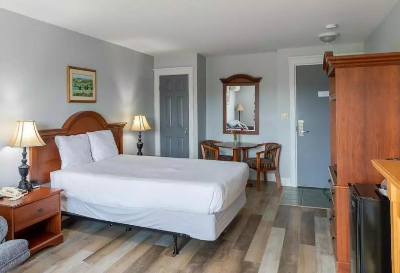 Hotelli Inn At The Pier