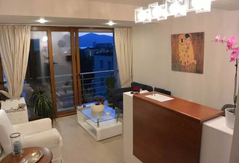 ホテル Lydia Apartments