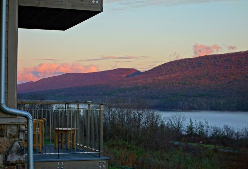 בית מלון כפרי Nature Inn At Bald Eagle