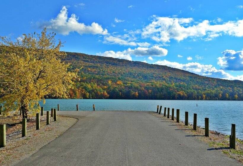 בית מלון כפרי Nature Inn At Bald Eagle