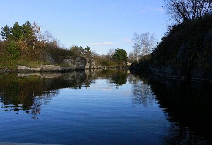 هتل Nature S Inn Kenora