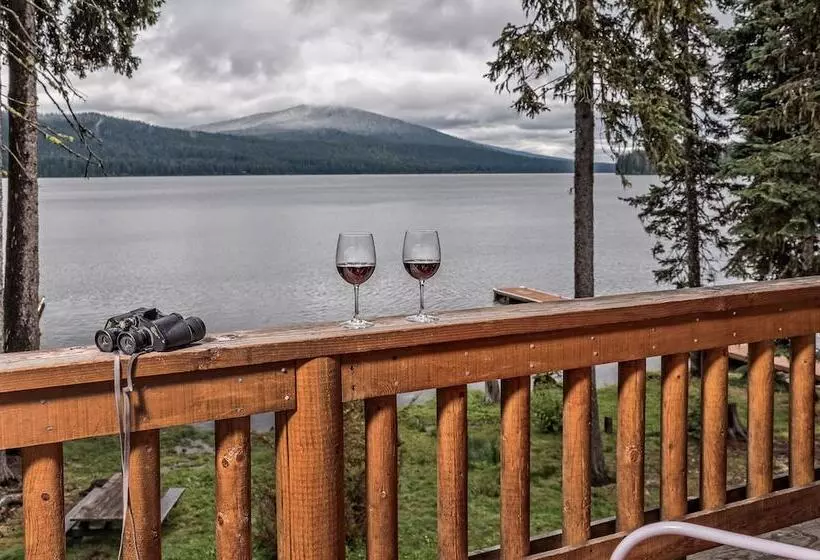 Hotelli Shelter Cove Resort & Marina