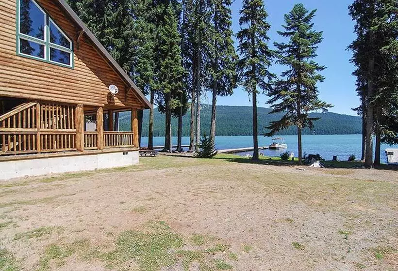 Hotelli Shelter Cove Resort & Marina