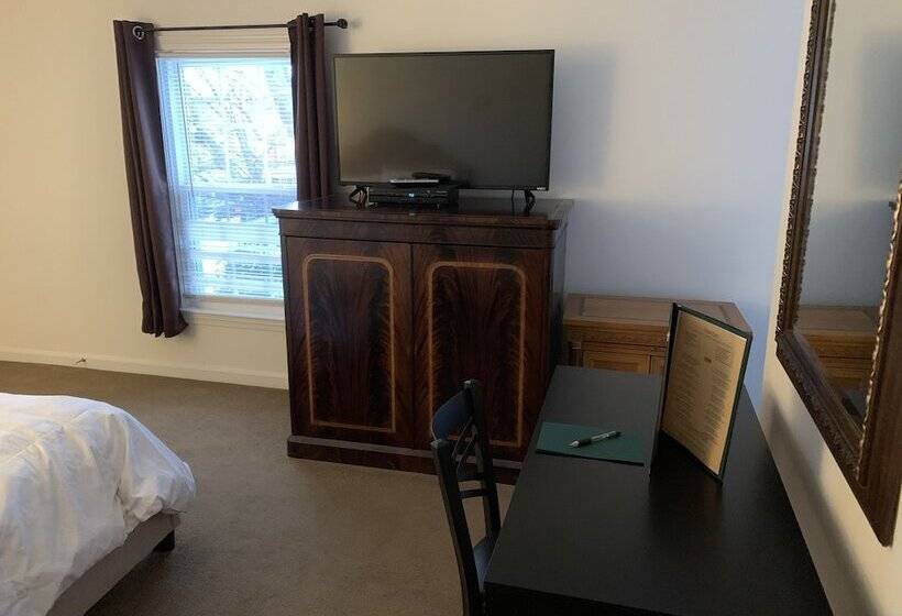 Hunters Grille And Tap At The Grafton Inn