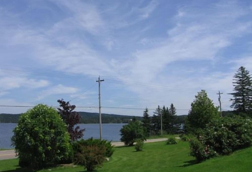 Joyce S Motel & Cottages