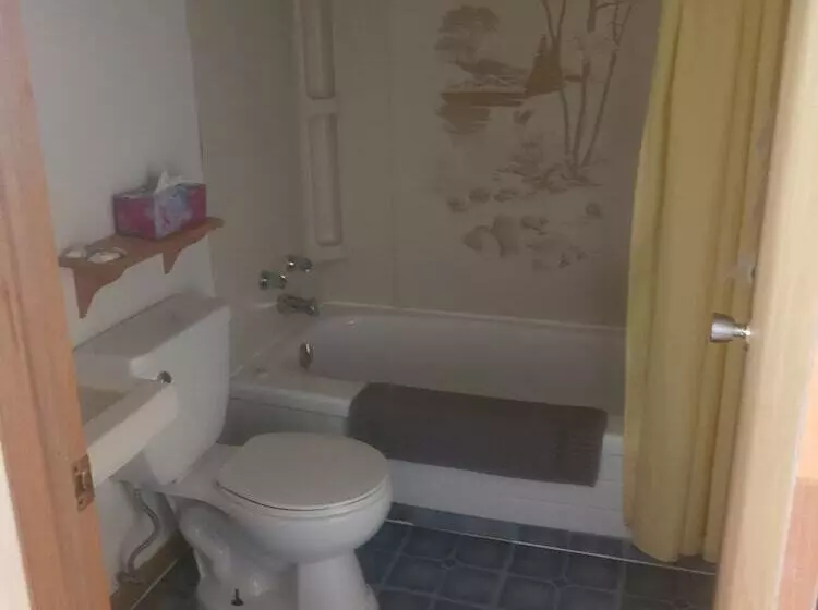 Joyce S Motel & Cottages