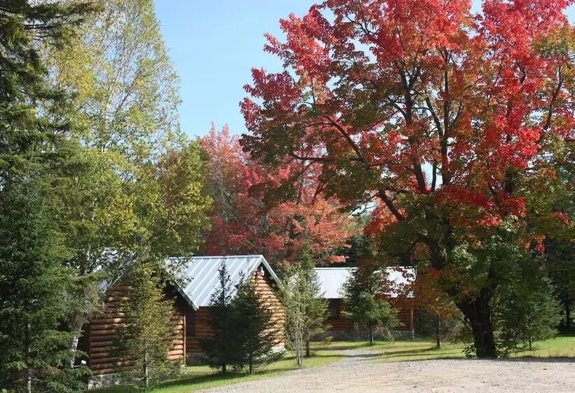Lake Parlin Lodge & Cabins