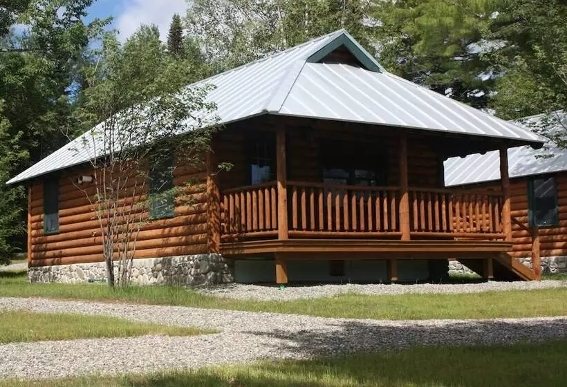 Lake Parlin Lodge & Cabins