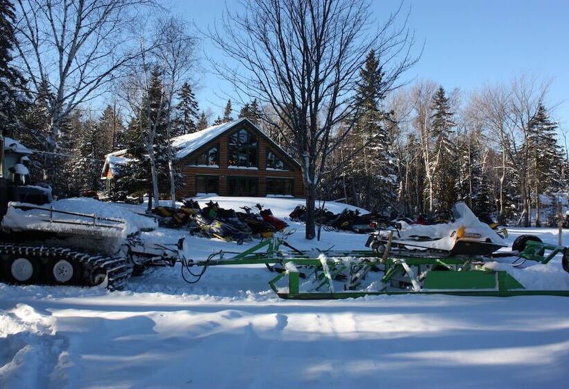 Lake Parlin Lodge & Cabins