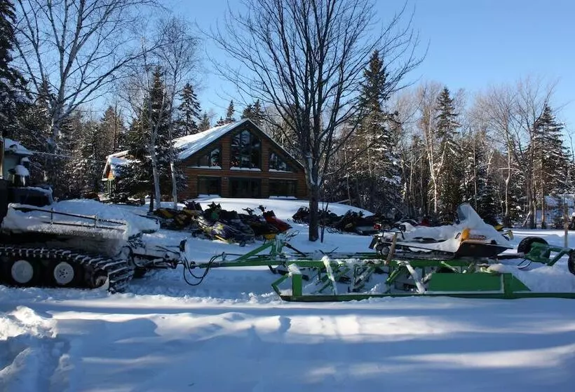 Lake Parlin Lodge & Cabins