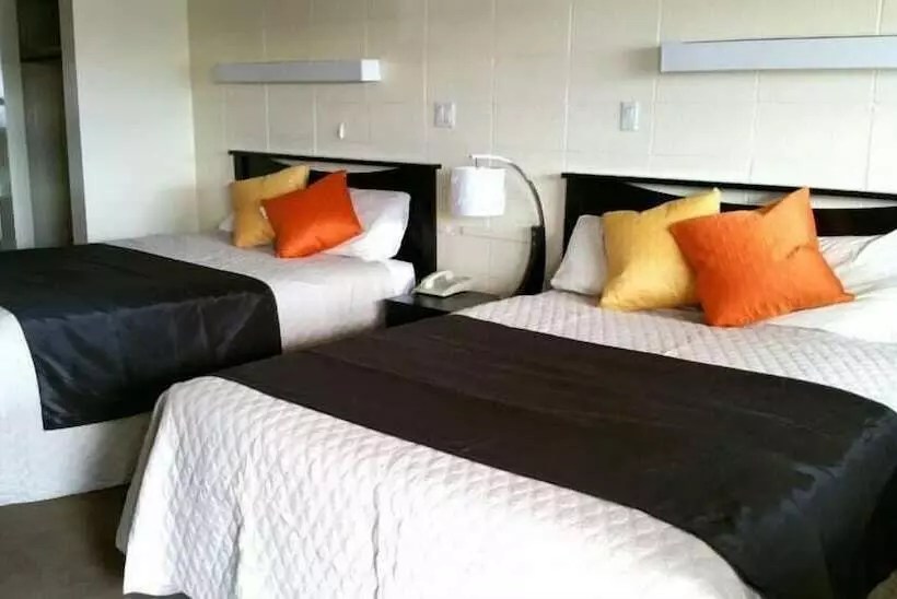 Motelli Side Trax Inn