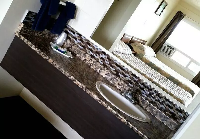 Motelli Side Trax Inn