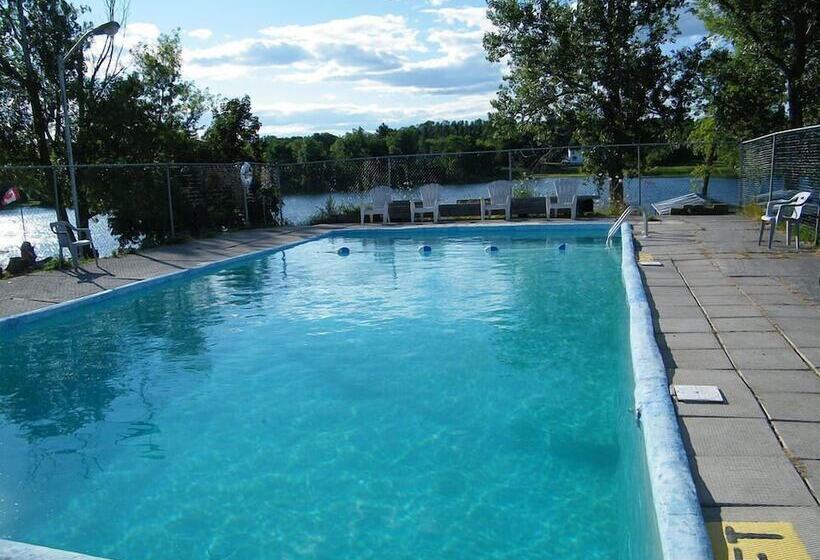 모텔 The Campbellford River Inn