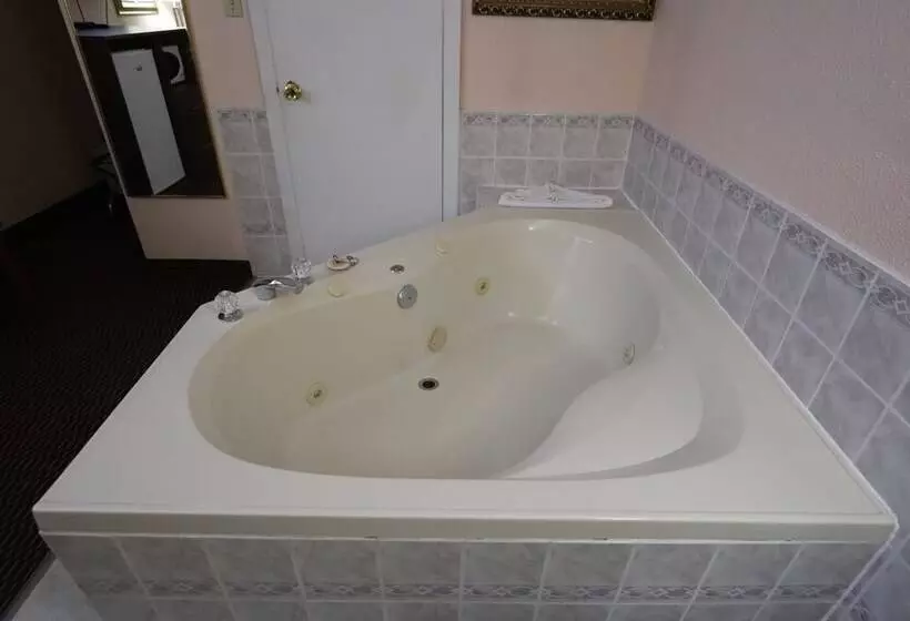 Motelli The Campbellford River Inn