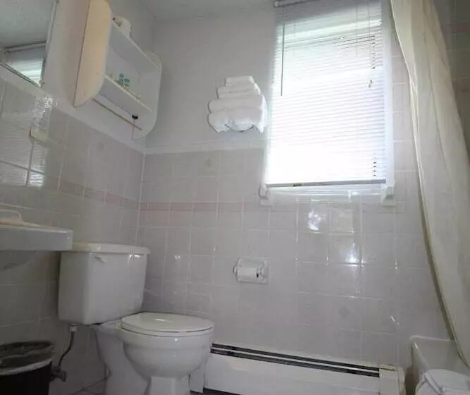 Motelli The Campbellford River Inn