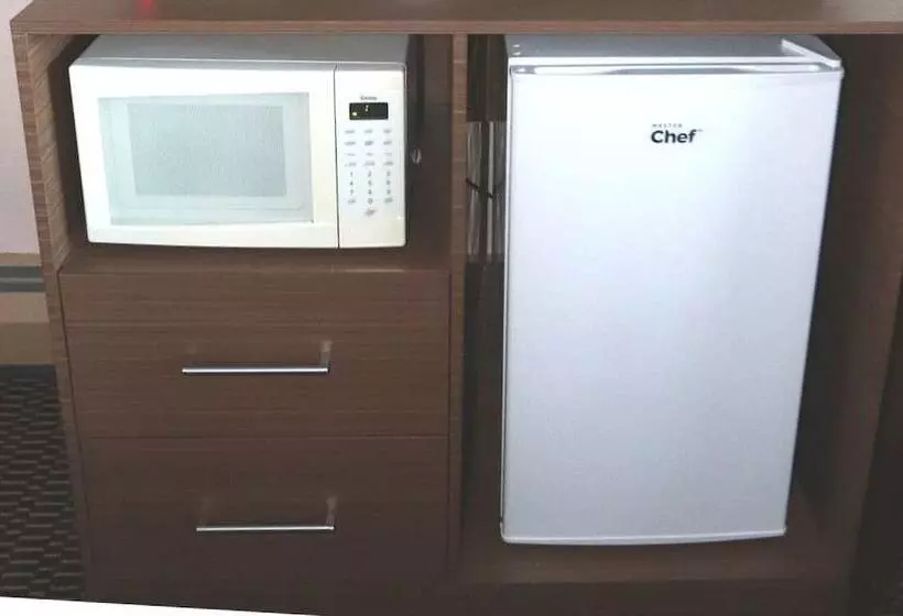 Motelli The Campbellford River Inn