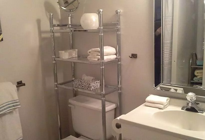 Opus 74 Bed & Breakfast