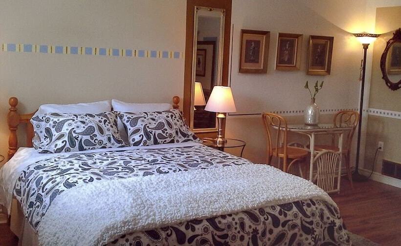 Opus 74 Bed & Breakfast