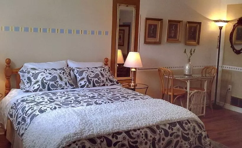 Opus 74 Bed & Breakfast