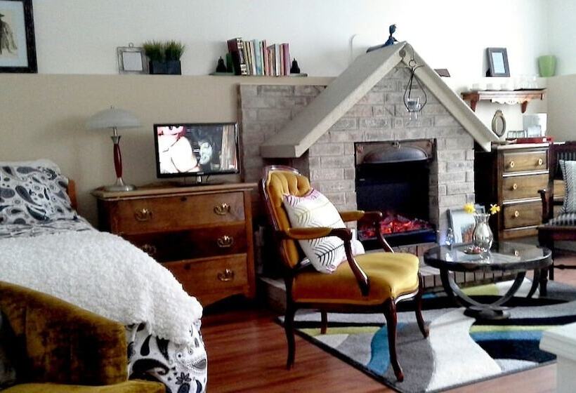 Opus 74 Bed & Breakfast