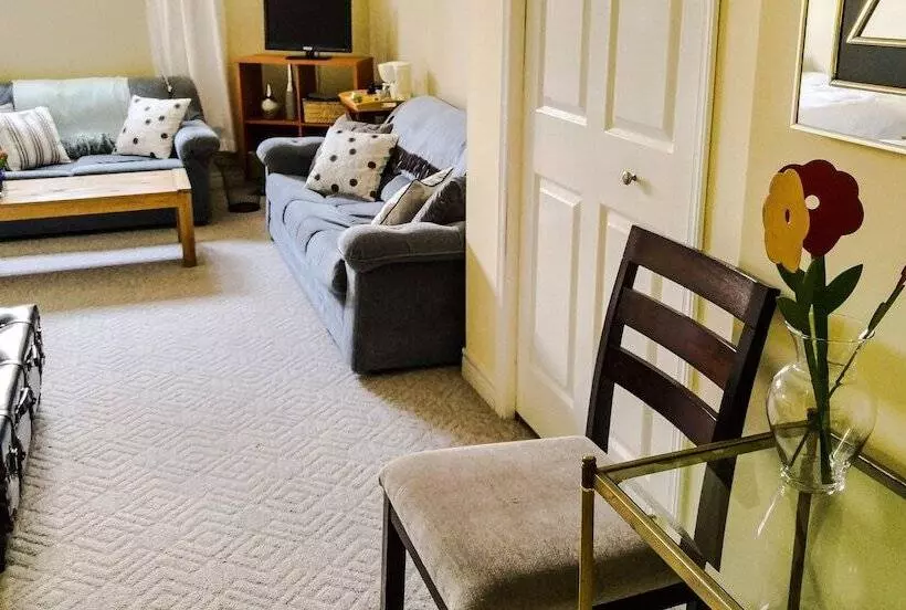 Opus 74 Bed & Breakfast