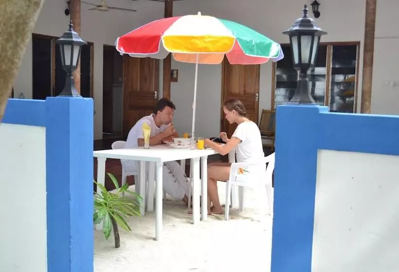 پانسیون Fulidhoo Laperla Guesthouse