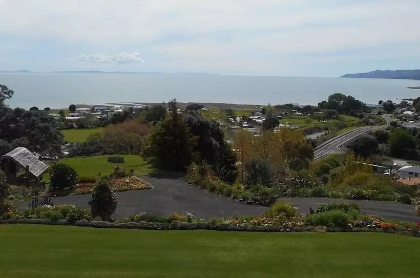 Majatalo La Casa Te Puru Lodge